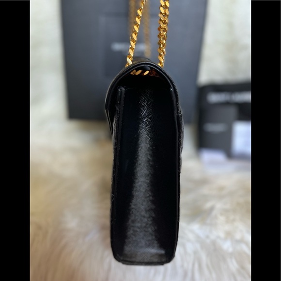 🍾🥂SOLD🥳Large Saint Laurent Envelope Handbag - Picture 5 of 15